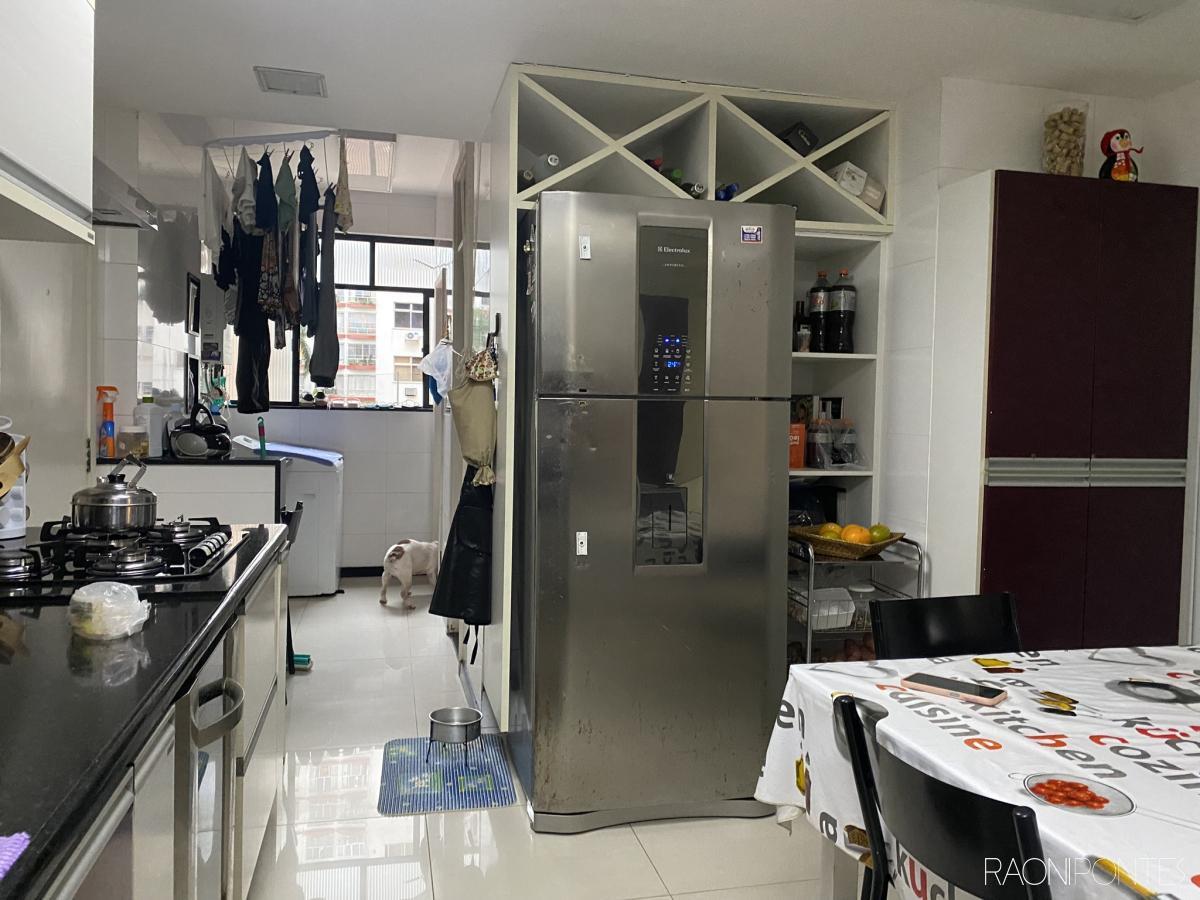 Apartamento à venda com 4 quartos, 240m² - Foto 11